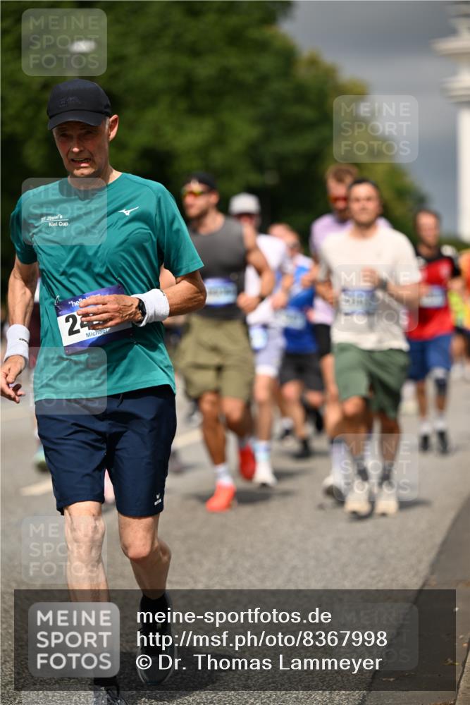 29.06.2025 - hella hamburg halbmarathon Dr. Thomas Lammeyer http://msf.ph/oto/8367998 29.06.2025 10:19:33 Kennedybrücke 1440, 1890, 2110, 2140, 2494, 2720, 2989, 3417, 4007, 4466, 5069, 5739, 6287, 6376, 6576, 7452, 7809, 7810, 7941, 7942, 8885, 9113, 9192, 9423, 9556, 9657, 9847, 10108, 10775, 10963 meine-sportfotos.de
