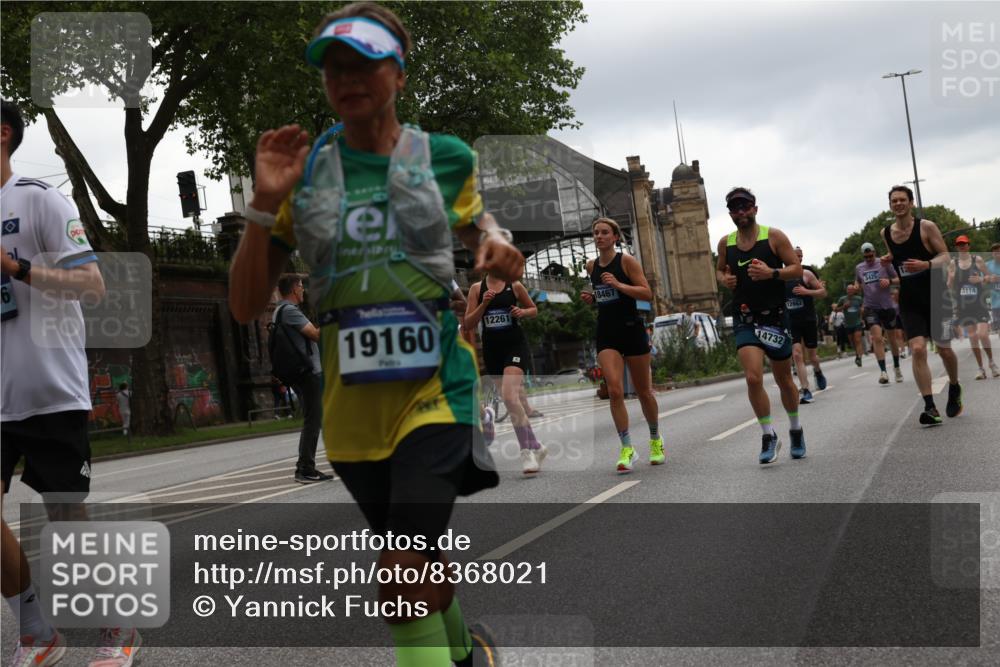 29.06.2025 - hella hamburg halbmarathon Yannick Fuchs http://msf.ph/oto/8368021 29.06.2025 10:53:27 20KM 2348, 2584, 2780, 3114, 3279, 3425, 3983, 4088, 4238, 4592, 4796, 5885, 6087, 6220, 6438, 7031, 7223, 7287, 8030, 9985, 10488, 10587, 10759, 10896, 10943, 11018, 11757, 11935, 11938, 12206, 12261, 12564, 12736, 12779, 12862, 13583, 13706, 13761, 14567, 14732, 14902, 14928, 14965, 15232, 15284, 15785, 16227, 16341, 16530, 16754, 16910, 16915, 16980, 17176, 17304, 17503, 17630, 18467, 18485, 18716, 18855, 19015, 19160 meine-sportfotos.de