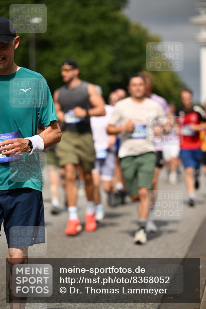 29.06.2025 - hella hamburg halbmarathon Dr. Thomas Lammeyer http://msf.ph/oto/8368052 29.06.2025 10:19:34 Kennedybrücke 1440, 1890, 2110, 2140, 2494, 2720, 2989, 3417, 4007, 4466, 5069, 5739, 6287, 6376, 6576, 7452, 7809, 7810, 7941, 7942, 8885, 9113, 9192, 9556, 9657, 9847, 10108, 10608, 10775, 10963 meine-sportfotos.de