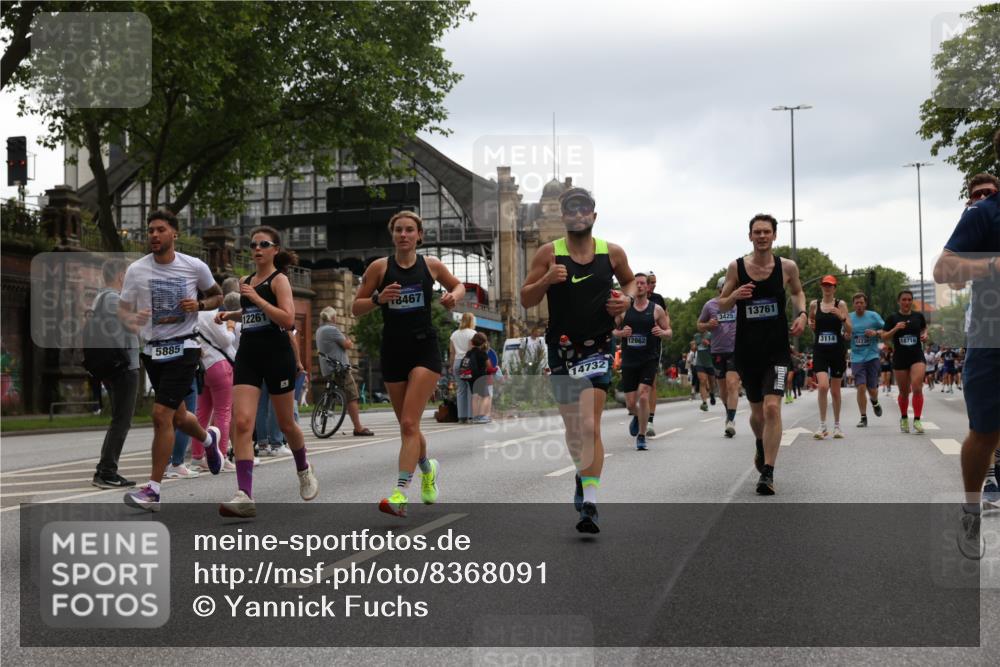 29.06.2025 - hella hamburg halbmarathon Yannick Fuchs http://msf.ph/oto/8368091 29.06.2025 10:53:27 20KM 2348, 2584, 2780, 3114, 3279, 3425, 3983, 4088, 4238, 4592, 4796, 5885, 6087, 6220, 6438, 7031, 7223, 7287, 8030, 9985, 10488, 10587, 10759, 10896, 10943, 11018, 11757, 11935, 11938, 12206, 12261, 12564, 12736, 12779, 12862, 13583, 13706, 13761, 14567, 14732, 14902, 14928, 14965, 15232, 15284, 15785, 16227, 16341, 16530, 16754, 16910, 16915, 16980, 17176, 17304, 17503, 17630, 18467, 18485, 18716, 18855, 19015, 19160 meine-sportfotos.de