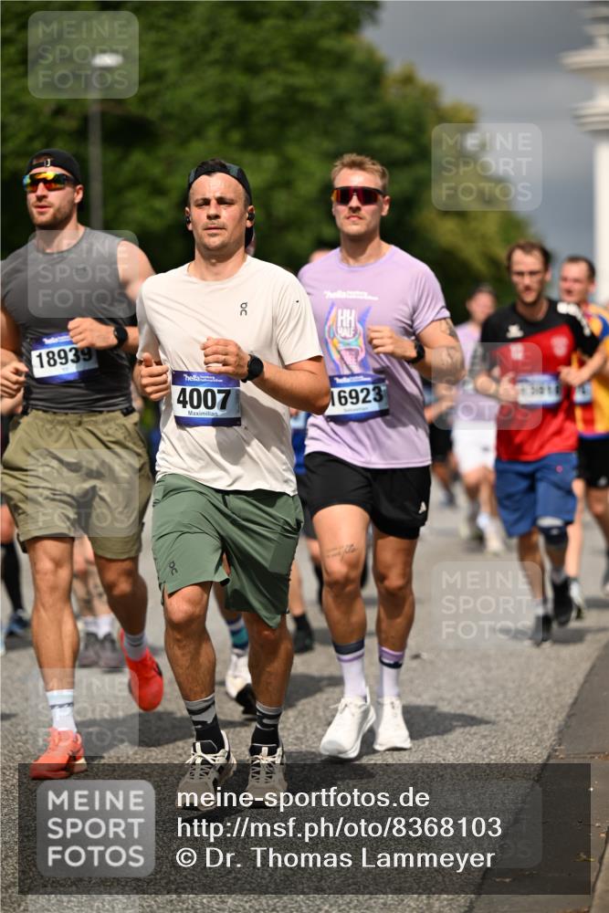 29.06.2025 - hella hamburg halbmarathon Dr. Thomas Lammeyer http://msf.ph/oto/8368103 29.06.2025 10:19:35 Kennedybrücke 1440, 1890, 2110, 2140, 2494, 2720, 2989, 3417, 4007, 4466, 5069, 5739, 6287, 6376, 6576, 7452, 7809, 7810, 7941, 7942, 8885, 9113, 9192, 9556, 9657, 9847, 10108, 10608, 10775, 10963 meine-sportfotos.de