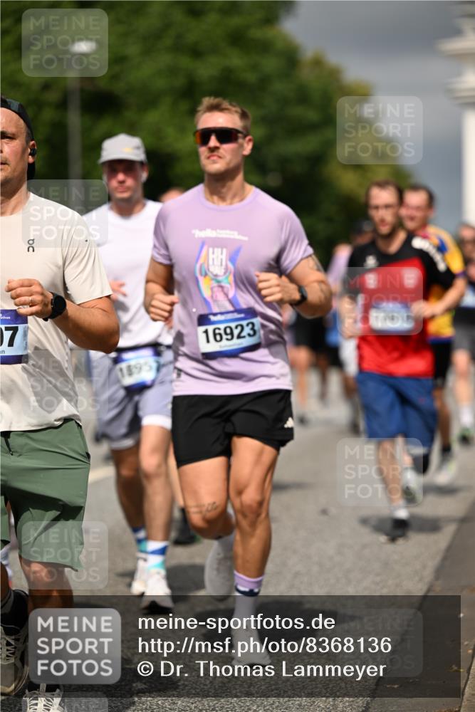 29.06.2025 - hella hamburg halbmarathon Dr. Thomas Lammeyer http://msf.ph/oto/8368136 29.06.2025 10:19:35 Kennedybrücke 1440, 1890, 2110, 2140, 2494, 2720, 2989, 3417, 4007, 4466, 5069, 5739, 6287, 6376, 6576, 7452, 7809, 7810, 7941, 7942, 8885, 9113, 9192, 9556, 9657, 9847, 10108, 10608, 10775, 10963 meine-sportfotos.de