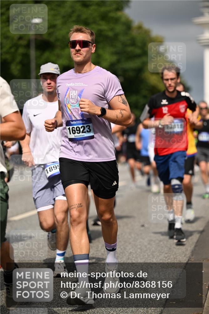 29.06.2025 - hella hamburg halbmarathon Dr. Thomas Lammeyer http://msf.ph/oto/8368156 29.06.2025 10:19:35 Kennedybrücke 1440, 1890, 2110, 2140, 2494, 2720, 2989, 3417, 4007, 4466, 5069, 5739, 6287, 6376, 6576, 7452, 7809, 7810, 7941, 7942, 8885, 9113, 9192, 9556, 9657, 9847, 10108, 10608, 10775, 10963 meine-sportfotos.de