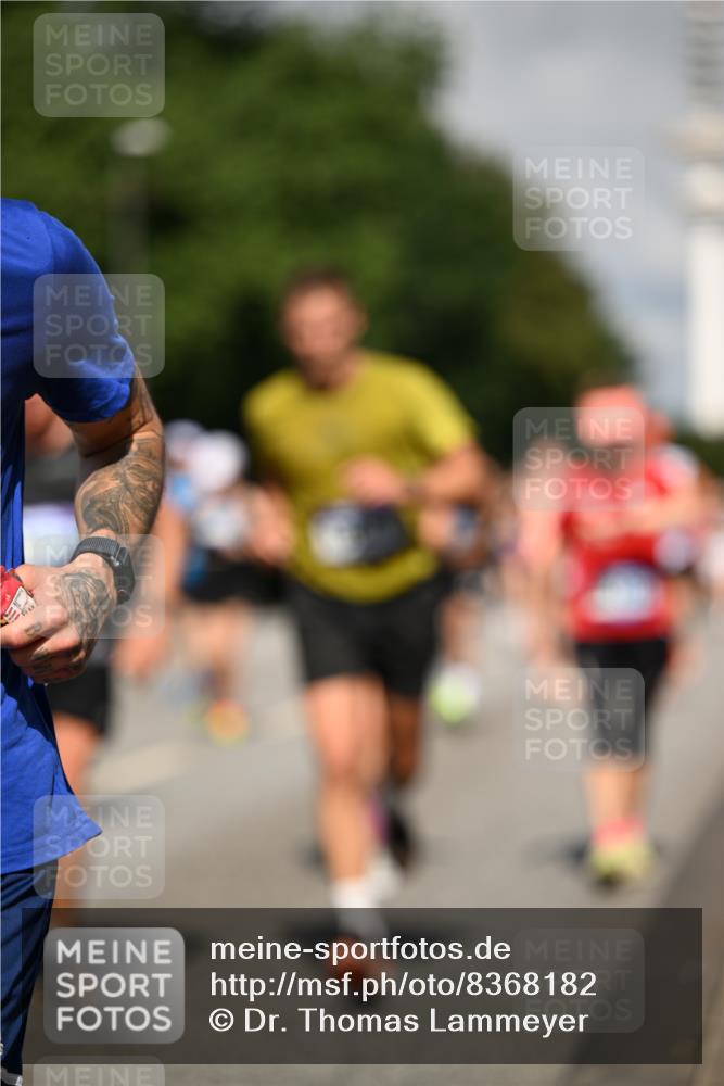 29.06.2025 - hella hamburg halbmarathon Dr. Thomas Lammeyer http://msf.ph/oto/8368182 29.06.2025 09:57:09 Kennedybrücke 1558, 1759, 2234, 2365, 2402, 2623, 2890, 3004, 3146, 3186, 4091, 4310, 4553, 5022, 5692, 6071, 6081, 6203, 6282, 6375, 6460, 6575, 6903, 7322, 7448, 7450, 7480, 7734, 9030, 9043, 9126, 9200, 9303, 9305, 9544, 9633, 9723, 9794, 11283 meine-sportfotos.de