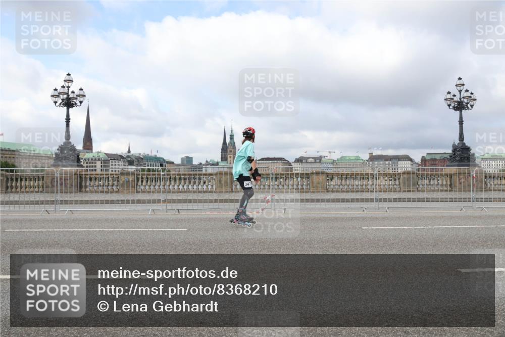 29.06.2025 - hella hamburg halbmarathon Lena Gebhardt http://msf.ph/oto/8368210 29.06.2025 09:10:56 Lombardsbrücke 347 meine-sportfotos.de