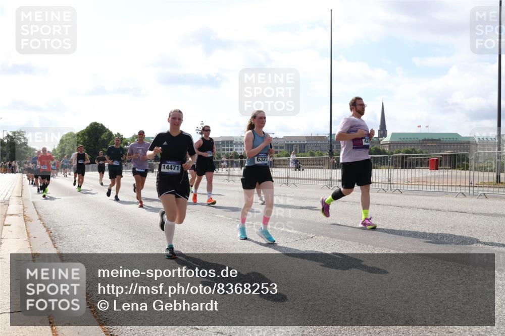 29.06.2025 - hella hamburg halbmarathon Lena Gebhardt http://msf.ph/oto/8368253 29.06.2025 10:02:02 Lombardsbrücke 14471, 6327, 1184, 1329, 1364, 1432, 1453, 1464, 1653, 1722, 1724, 1729, 1881, 1940, 2142, 2167, 2322, 2323, 2591, 2806, 2957, 3039, 3169, 4286, 4328, 4663, 4985, 5547, 5602, 5603, 5742, 5763, 6166, 6295, 6322, 6327, 6438, 6595, 6921, 7031, 7189, 7223, 7243, 8578, 8822, 8926, 9020, 9021, 9156, 9230, 9353, 9741, 9928, 10177, 10281, 10301, 10882, 10915, 11554, 11871, 11938, 12315, 12316, 12491, 14471, 14660, 14677, 16420 meine-sportfotos.de