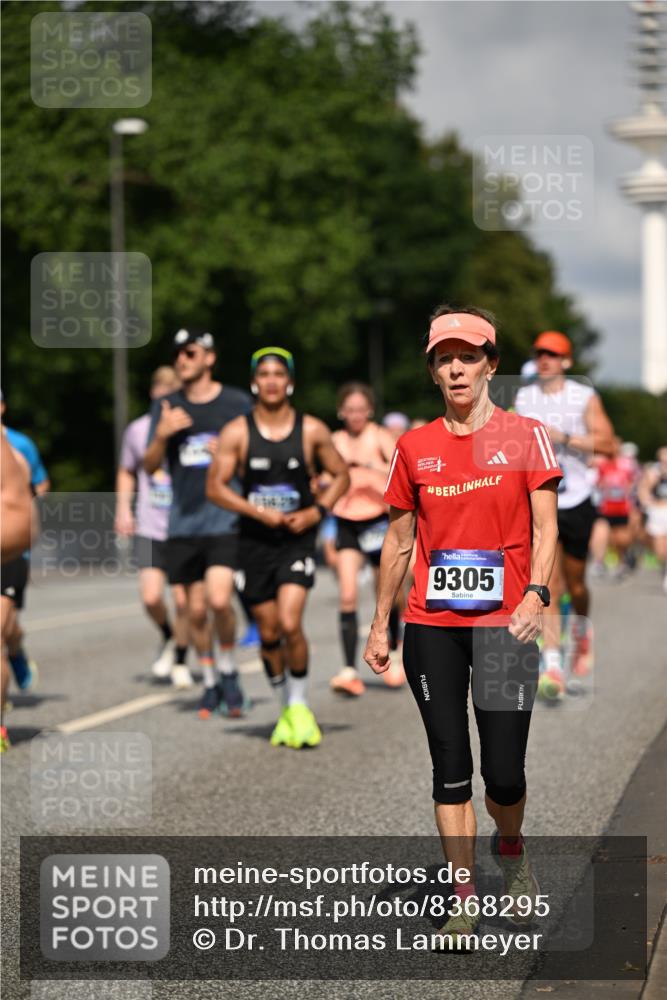 29.06.2025 - hella hamburg halbmarathon Dr. Thomas Lammeyer http://msf.ph/oto/8368295 29.06.2025 09:57:11 Kennedybrücke 1558, 1759, 2234, 2365, 2402, 2623, 2890, 3004, 3146, 3186, 4091, 4310, 4553, 4949, 5022, 5460, 5692, 6071, 6081, 6203, 6282, 6375, 6388, 6460, 6575, 6903, 7167, 7448, 7450, 7480, 7734, 9030, 9043, 9126, 9200, 9303, 9305, 9544, 9633, 9723, 9794, 11283 meine-sportfotos.de