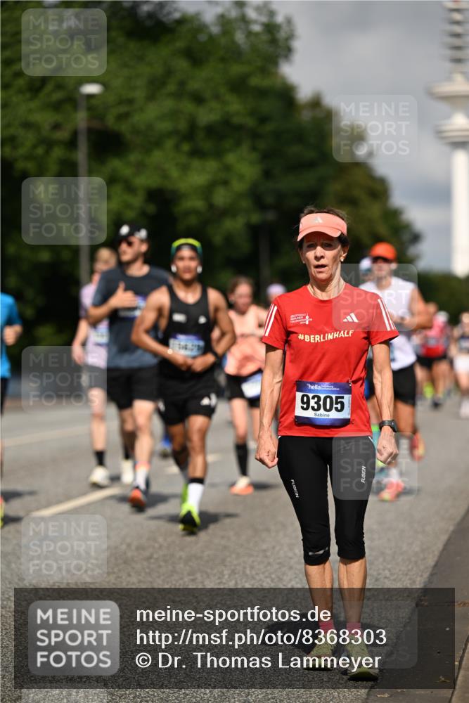 29.06.2025 - hella hamburg halbmarathon Dr. Thomas Lammeyer http://msf.ph/oto/8368303 29.06.2025 09:57:11 Kennedybrücke 1558, 1759, 2234, 2365, 2402, 2623, 2890, 3004, 3146, 3186, 4091, 4310, 4553, 4949, 5022, 5460, 5692, 6071, 6081, 6203, 6282, 6375, 6388, 6460, 6575, 6903, 7167, 7448, 7450, 7480, 7734, 9030, 9043, 9126, 9200, 9303, 9305, 9544, 9633, 9723, 9794, 11283 meine-sportfotos.de