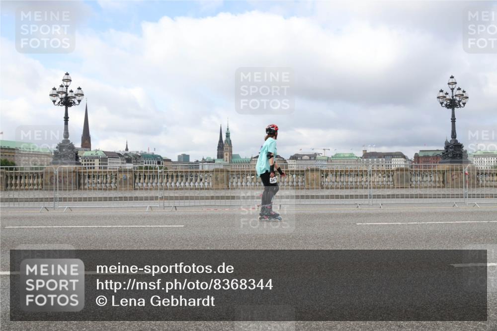 29.06.2025 - hella hamburg halbmarathon Lena Gebhardt http://msf.ph/oto/8368344 29.06.2025 09:10:56 Lombardsbrücke 347 meine-sportfotos.de
