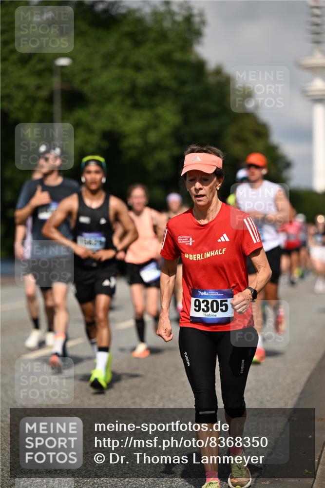 29.06.2025 - hella hamburg halbmarathon Dr. Thomas Lammeyer http://msf.ph/oto/8368350 29.06.2025 09:57:12 Kennedybrücke 1759, 2234, 2365, 2402, 2623, 2890, 2937, 3004, 3146, 3186, 3414, 4091, 4310, 4553, 4949, 5022, 5460, 5692, 6071, 6081, 6203, 6282, 6375, 6388, 6460, 6575, 6903, 7167, 7448, 7480, 7734, 9030, 9043, 9126, 9200, 9303, 9305, 9544, 9633, 9723, 9794, 9965, 11283 meine-sportfotos.de