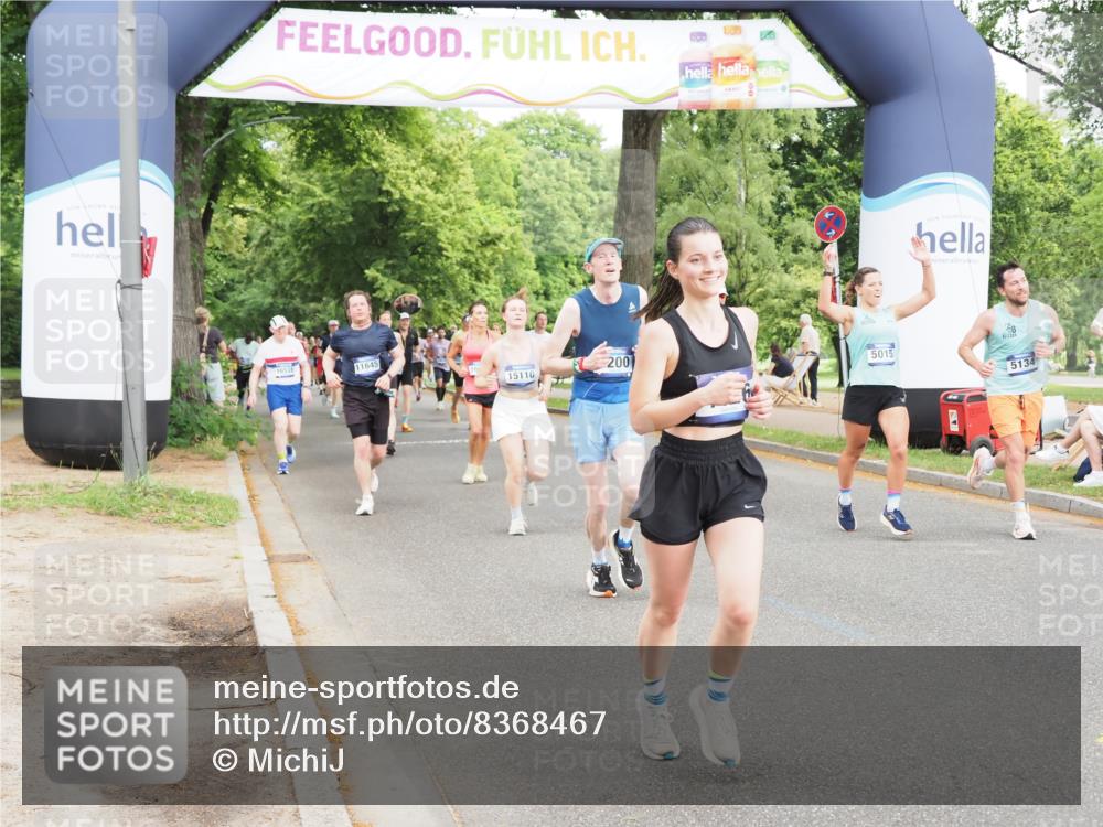 29.06.2025 - hella hamburg halbmarathon MichiJ http://msf.ph/oto/8368467 29.06.2025 10:44:17 Zwischen KM18-KM19 1200, 1833, 2488, 3413, 3859, 4426, 5015, 5134, 5457, 5458, 5728, 12773, 12774, 13376, 15110, 15584, 15726, 16531, 16830, 17769, 17848, 18966 meine-sportfotos.de