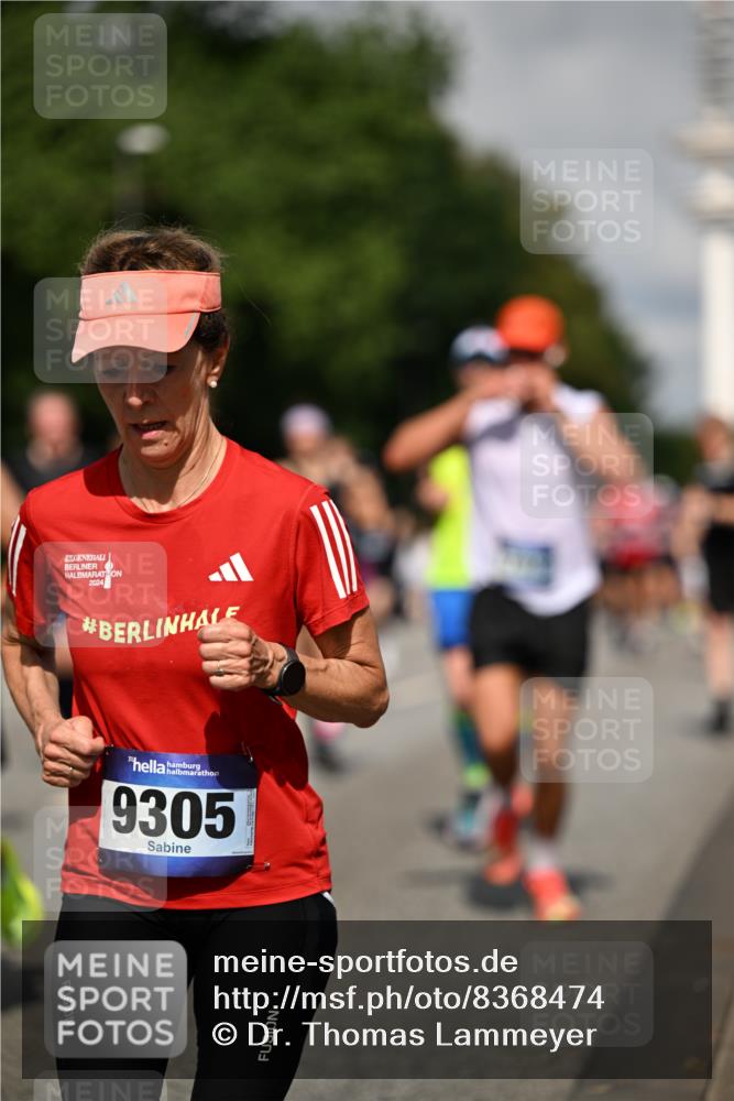 29.06.2025 - hella hamburg halbmarathon Dr. Thomas Lammeyer http://msf.ph/oto/8368474 29.06.2025 09:57:13 Kennedybrücke 1759, 2234, 2365, 2402, 2623, 2890, 2937, 3004, 3146, 3186, 3414, 4091, 4310, 4553, 4949, 5022, 5362, 5460, 5692, 6071, 6081, 6203, 6282, 6375, 6388, 6460, 6575, 6903, 7167, 7448, 7480, 7734, 9030, 9043, 9126, 9200, 9303, 9305, 9544, 9633, 9723, 9794, 9965, 11283 meine-sportfotos.de