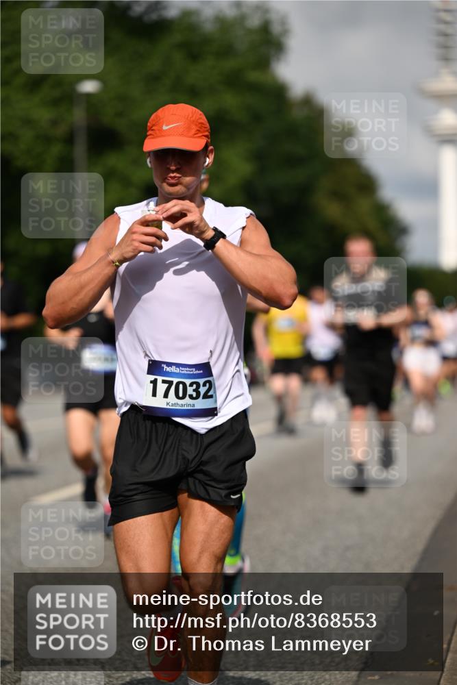 29.06.2025 - hella hamburg halbmarathon Dr. Thomas Lammeyer http://msf.ph/oto/8368553 29.06.2025 09:57:15 Kennedybrücke 1759, 2234, 2365, 2402, 2623, 2890, 2937, 3004, 3186, 3414, 4091, 4310, 4553, 4949, 5022, 5362, 5460, 5532, 5692, 6071, 6081, 6203, 6282, 6375, 6388, 6460, 6575, 6903, 7167, 7385, 7448, 7480, 7734, 9030, 9043, 9126, 9200, 9303, 9305, 9544, 9633, 9723, 9965, 11283 meine-sportfotos.de