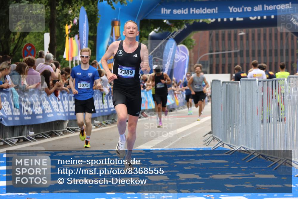 29.06.2025 - hella hamburg halbmarathon Strokosch-Dieckow http://msf.ph/oto/8368555 29.06.2025 10:28:12 Ziel 3075, 7389, 15883 meine-sportfotos.de