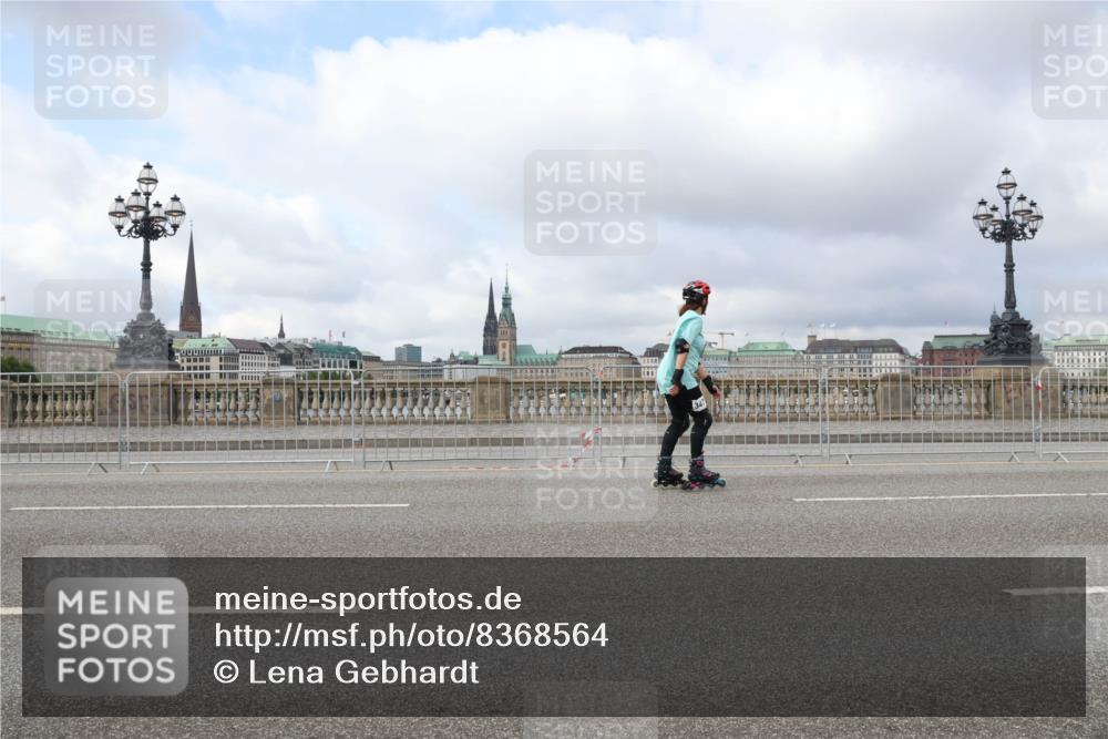29.06.2025 - hella hamburg halbmarathon Lena Gebhardt http://msf.ph/oto/8368564 29.06.2025 09:10:56 Lombardsbrücke  meine-sportfotos.de