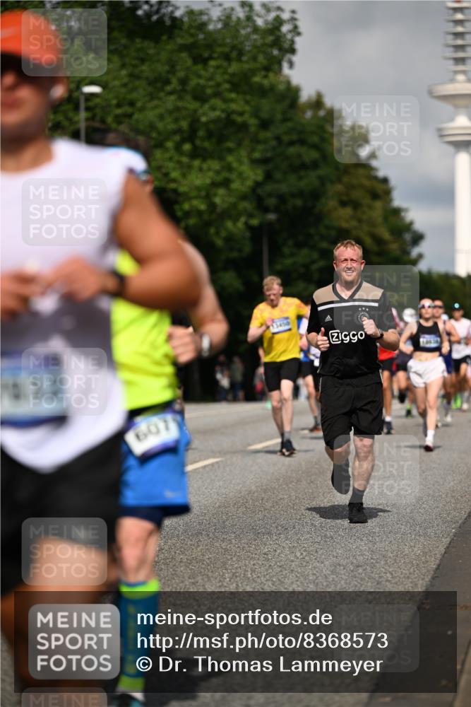 29.06.2025 - hella hamburg halbmarathon Dr. Thomas Lammeyer http://msf.ph/oto/8368573 29.06.2025 09:57:15 Kennedybrücke 1759, 2234, 2365, 2402, 2623, 2890, 2937, 3004, 3186, 3414, 4091, 4310, 4553, 4949, 5022, 5362, 5460, 5532, 5692, 6071, 6081, 6203, 6282, 6375, 6388, 6460, 6575, 6903, 7167, 7385, 7448, 7480, 7734, 9030, 9043, 9126, 9200, 9303, 9305, 9544, 9633, 9723, 9965, 11283 meine-sportfotos.de