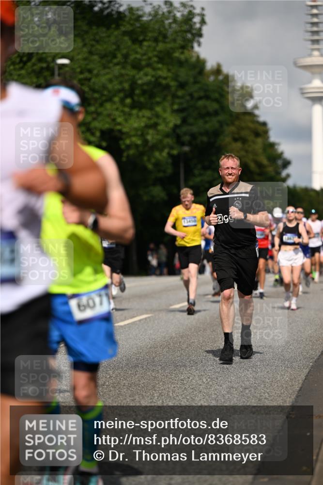 29.06.2025 - hella hamburg halbmarathon Dr. Thomas Lammeyer http://msf.ph/oto/8368583 29.06.2025 09:57:15 Kennedybrücke 1759, 2234, 2365, 2402, 2623, 2890, 2937, 3004, 3186, 3414, 4091, 4310, 4553, 4949, 5022, 5362, 5460, 5532, 5692, 6071, 6081, 6203, 6282, 6375, 6388, 6460, 6575, 6903, 7167, 7385, 7448, 7480, 7734, 9030, 9043, 9126, 9200, 9303, 9305, 9544, 9633, 9723, 9965, 11283 meine-sportfotos.de