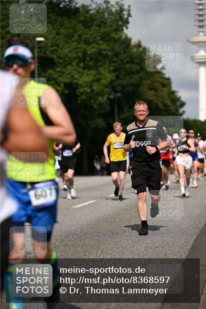 29.06.2025 - hella hamburg halbmarathon Dr. Thomas Lammeyer http://msf.ph/oto/8368597 29.06.2025 09:57:16 Kennedybrücke 1466, 1759, 2234, 2365, 2402, 2623, 2890, 2937, 3004, 3186, 3414, 4091, 4235, 4247, 4310, 4553, 4949, 5022, 5362, 5460, 5532, 5650, 5692, 6071, 6203, 6282, 6375, 6388, 6460, 6575, 6903, 7167, 7385, 7448, 7480, 7734, 9030, 9043, 9126, 9200, 9303, 9305, 9544, 9633, 9723, 9965, 11077, 11283 meine-sportfotos.de