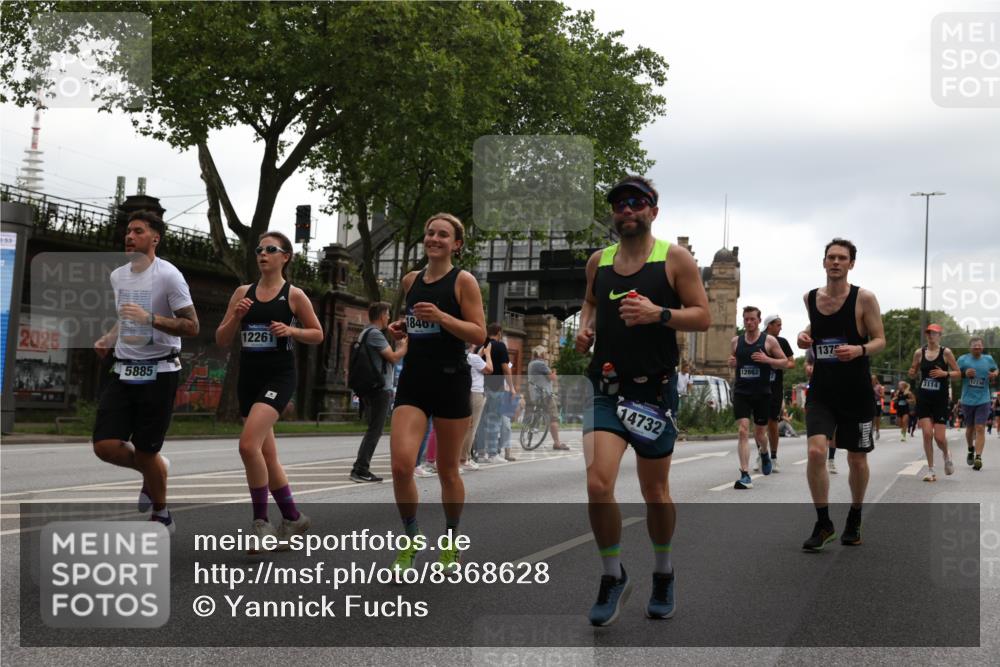 29.06.2025 - hella hamburg halbmarathon Yannick Fuchs http://msf.ph/oto/8368628 29.06.2025 10:53:28 20KM 2348, 2780, 3114, 3279, 3425, 3983, 4088, 4238, 4796, 4986, 5885, 6087, 6220, 6438, 7031, 7223, 7287, 8030, 8807, 9985, 10488, 10587, 10896, 10943, 11018, 11114, 11757, 11935, 11938, 12206, 12261, 12564, 12736, 12779, 12862, 13583, 13706, 13761, 14567, 14732, 14902, 14928, 14965, 15232, 15284, 15785, 16227, 16530, 16754, 16910, 16915, 16980, 17176, 17304, 17503, 17630, 18467, 18485, 18716, 18855, 19015, 19160 meine-sportfotos.de