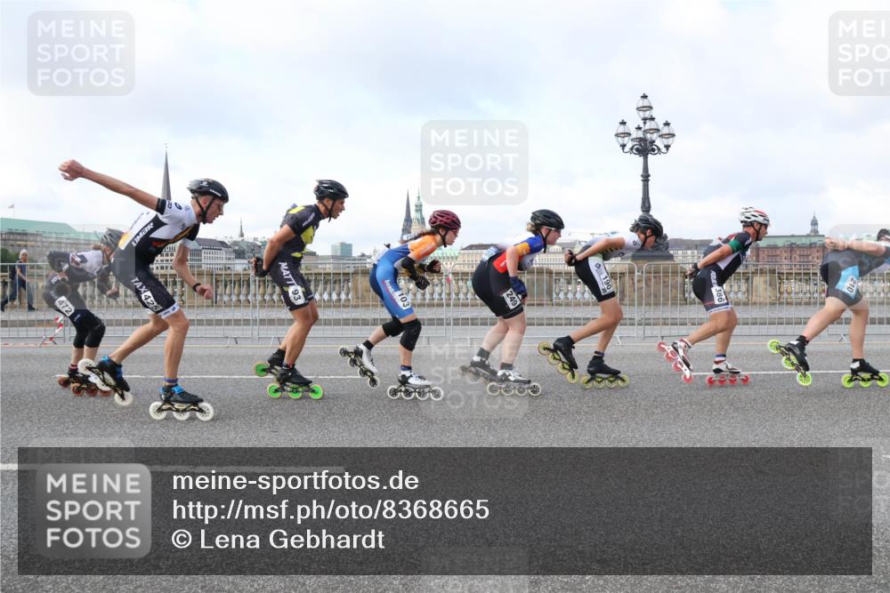 29.06.2025 - hella hamburg halbmarathon Lena Gebhardt http://msf.ph/oto/8368665 29.06.2025 08:50:02 Lombardsbrücke 425, 472, 93, 249 meine-sportfotos.de