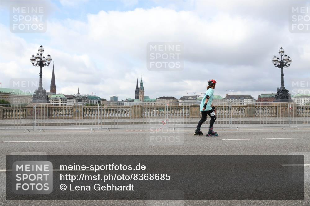 29.06.2025 - hella hamburg halbmarathon Lena Gebhardt http://msf.ph/oto/8368685 29.06.2025 09:10:56 Lombardsbrücke  meine-sportfotos.de