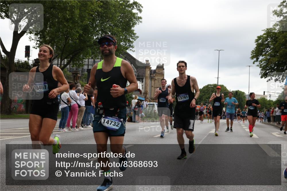 29.06.2025 - hella hamburg halbmarathon Yannick Fuchs http://msf.ph/oto/8368693 29.06.2025 10:53:29 20KM 2348, 2780, 3114, 3279, 3425, 4238, 4796, 4986, 5885, 6087, 6220, 6438, 7031, 7223, 7287, 8030, 8326, 8807, 9985, 10488, 10587, 10896, 10943, 11018, 11114, 11757, 11935, 11938, 12206, 12261, 12564, 12736, 12779, 12862, 13583, 13706, 13761, 14567, 14732, 14902, 14928, 14965, 15232, 15284, 15785, 16227, 16530, 16754, 16910, 16915, 16980, 17176, 17304, 17503, 17630, 18467, 18485, 18716, 18855, 19015, 19160 meine-sportfotos.de