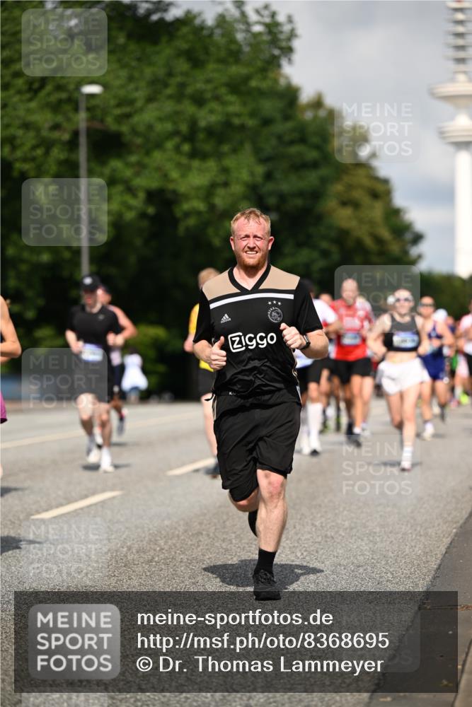 29.06.2025 - hella hamburg halbmarathon Dr. Thomas Lammeyer http://msf.ph/oto/8368695 29.06.2025 09:57:17 Kennedybrücke 1466, 2234, 2270, 2365, 2623, 2890, 2937, 3004, 3186, 3414, 4235, 4247, 4310, 4553, 4949, 5022, 5362, 5460, 5532, 5650, 5692, 6071, 6203, 6282, 6375, 6388, 6460, 6575, 6903, 7167, 7385, 7448, 7480, 7734, 9030, 9043, 9126, 9200, 9303, 9305, 9544, 9633, 9723, 9965, 11077, 11283 meine-sportfotos.de