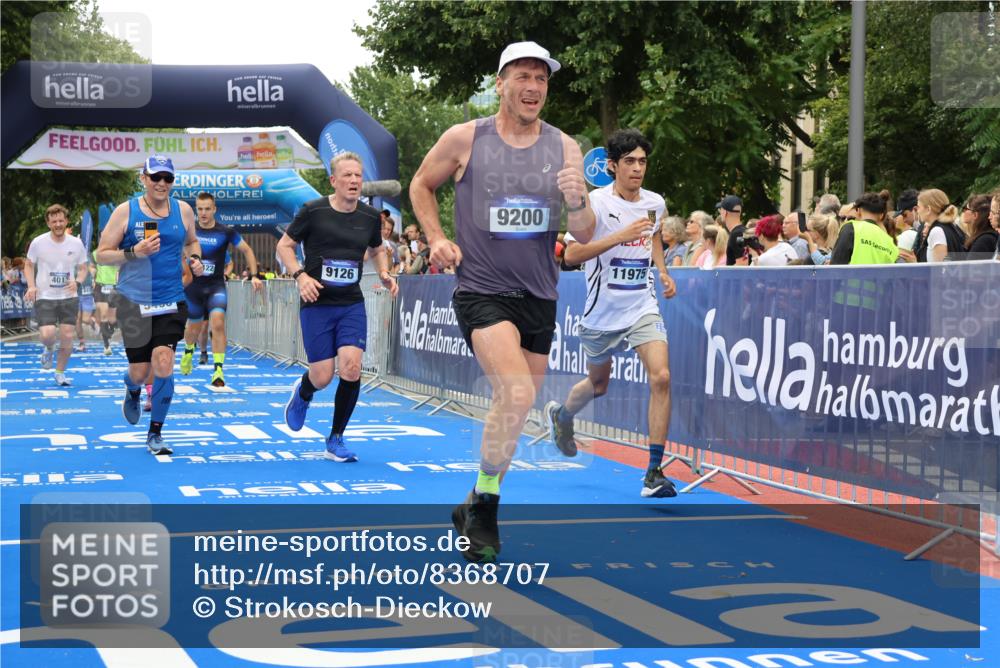 29.06.2025 - hella hamburg halbmarathon Strokosch-Dieckow http://msf.ph/oto/8368707 29.06.2025 10:49:49 Ziel 2540, 3543, 4017, 5460, 5894, 6125, 8454, 8455, 9126, 9200, 9491, 9551, 9597, 9723, 9924, 11975, 12527, 12733, 13159, 13463, 14794, 16716, 16732, 16800, 16877, 16887, 17282, 17753, 18926, 19109, 19122 meine-sportfotos.de