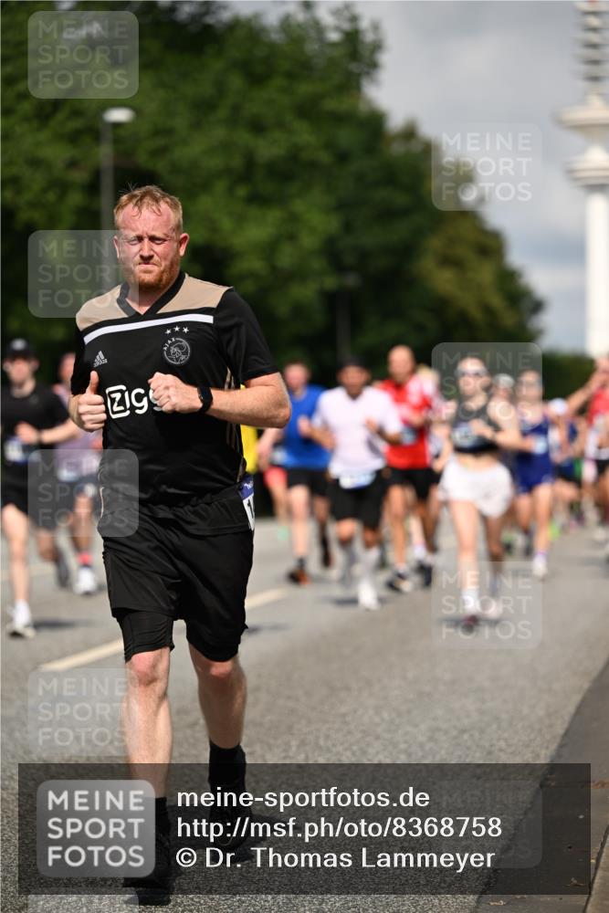29.06.2025 - hella hamburg halbmarathon Dr. Thomas Lammeyer http://msf.ph/oto/8368758 29.06.2025 09:57:18 Kennedybrücke 1466, 2234, 2270, 2365, 2623, 2890, 2937, 3004, 3186, 3414, 3852, 4235, 4247, 4310, 4553, 4949, 5022, 5115, 5362, 5460, 5532, 5650, 5692, 6071, 6203, 6282, 6375, 6388, 6460, 6575, 6903, 7167, 7385, 7448, 7480, 7734, 9030, 9043, 9126, 9200, 9303, 9305, 9633, 9723, 9965, 11077, 11283 meine-sportfotos.de
