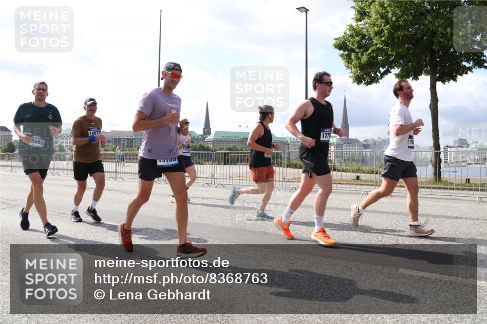 29.06.2025 - hella hamburg halbmarathon Lena Gebhardt http://msf.ph/oto/8368763 29.06.2025 10:02:04 Lombardsbrücke 4660, 14677, 75959, 101, 1278, 1184, 1329, 1364, 1432, 1453, 1464, 1653, 1729, 1881, 1940, 2142, 2322, 2323, 2591, 2806, 2957, 3039, 3169, 4286, 4328, 4663, 4985, 5602, 5603, 5742, 5763, 6166, 6295, 6322, 6327, 6438, 6595, 7031, 7189, 7223, 7243, 8578, 8926, 9020, 9021, 9156, 9230, 9353, 9741, 9928, 10177, 10866, 10882, 10915, 11554, 11871, 11938, 12315, 12316, 12491, 14471, 14660, 14677, 16420 meine-sportfotos.de