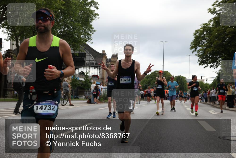 29.06.2025 - hella hamburg halbmarathon Yannick Fuchs http://msf.ph/oto/8368767 29.06.2025 10:53:29 20KM 2348, 2780, 3114, 3279, 3425, 4238, 4796, 4986, 5885, 6087, 6220, 6438, 7031, 7223, 7287, 8030, 8326, 8807, 9985, 10488, 10587, 10896, 10943, 11018, 11114, 11757, 11935, 11938, 12206, 12261, 12564, 12736, 12779, 12862, 13583, 13706, 13761, 14567, 14732, 14902, 14928, 14965, 15232, 15284, 15785, 16227, 16530, 16754, 16910, 16915, 16980, 17176, 17304, 17503, 17630, 18467, 18485, 18716, 18855, 19015, 19160 meine-sportfotos.de
