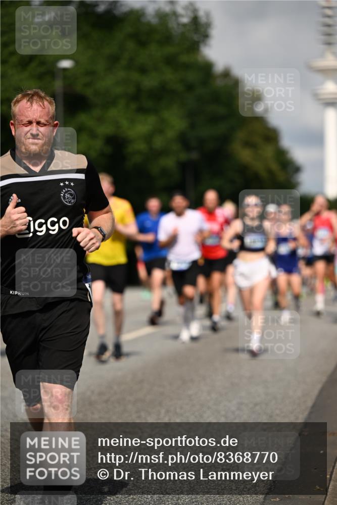 29.06.2025 - hella hamburg halbmarathon Dr. Thomas Lammeyer http://msf.ph/oto/8368770 29.06.2025 09:57:18 Kennedybrücke 1466, 2234, 2270, 2365, 2623, 2890, 2937, 3004, 3186, 3414, 3852, 4235, 4247, 4310, 4553, 4949, 5022, 5115, 5362, 5460, 5532, 5650, 5692, 6071, 6203, 6282, 6375, 6388, 6460, 6575, 6903, 7167, 7385, 7448, 7480, 7734, 9030, 9043, 9126, 9200, 9303, 9305, 9633, 9723, 9965, 11077, 11283 meine-sportfotos.de