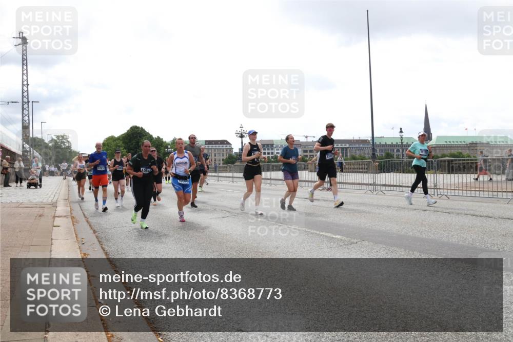 29.06.2025 - hella hamburg halbmarathon Lena Gebhardt http://msf.ph/oto/8368773 29.06.2025 10:39:37 Lombardsbrücke 12217, 1084, 11175, 1760, 1856, 1883, 2092, 2313, 2571, 2574, 2578, 2843, 2893, 2976, 2998, 3046, 3275, 3353, 3727, 3882, 3883, 3884, 4298, 4523, 4603, 4609, 4659, 4752, 4855, 4882, 5045, 5701, 6321, 6342, 6343, 6427, 6428, 6719, 6726, 6739, 6748, 7045, 7053, 7125, 7199, 7341, 7429, 7501, 7506, 7524, 7684, 7815, 8107, 8203, 8243, 8612, 8995, 9393, 9420, 9446, 9569, 9698, 9747, 9777, 10001, 10315, 10441, 10512, 10516 meine-sportfotos.de