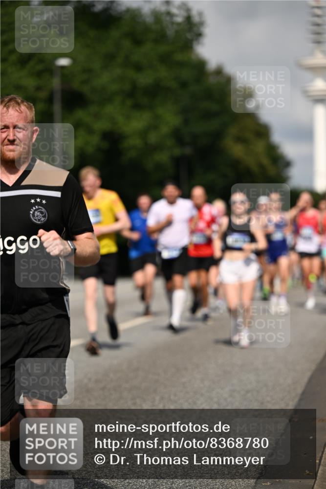 29.06.2025 - hella hamburg halbmarathon Dr. Thomas Lammeyer http://msf.ph/oto/8368780 29.06.2025 09:57:18 Kennedybrücke 1466, 2234, 2270, 2365, 2623, 2890, 2937, 3004, 3186, 3414, 3852, 4235, 4247, 4310, 4553, 4949, 5022, 5115, 5362, 5460, 5532, 5650, 5692, 6071, 6203, 6282, 6375, 6388, 6460, 6575, 6903, 7167, 7385, 7448, 7480, 7734, 9030, 9043, 9126, 9200, 9303, 9305, 9633, 9723, 9965, 11077, 11283 meine-sportfotos.de