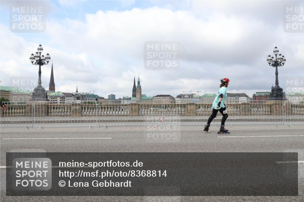 29.06.2025 - hella hamburg halbmarathon Lena Gebhardt http://msf.ph/oto/8368814 29.06.2025 09:10:57 Lombardsbrücke  meine-sportfotos.de