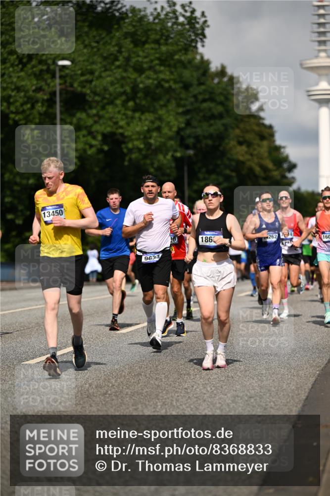 29.06.2025 - hella hamburg halbmarathon Dr. Thomas Lammeyer http://msf.ph/oto/8368833 29.06.2025 09:57:19 Kennedybrücke 1466, 2234, 2270, 2623, 2890, 2937, 3004, 3186, 3414, 3852, 4235, 4247, 4310, 4553, 4949, 5022, 5115, 5362, 5460, 5532, 5650, 6071, 6203, 6282, 6375, 6388, 6460, 6575, 6903, 7167, 7385, 7448, 7480, 7734, 8023, 9030, 9043, 9126, 9200, 9303, 9305, 9633, 9723, 9965, 10792, 11077, 11283 meine-sportfotos.de