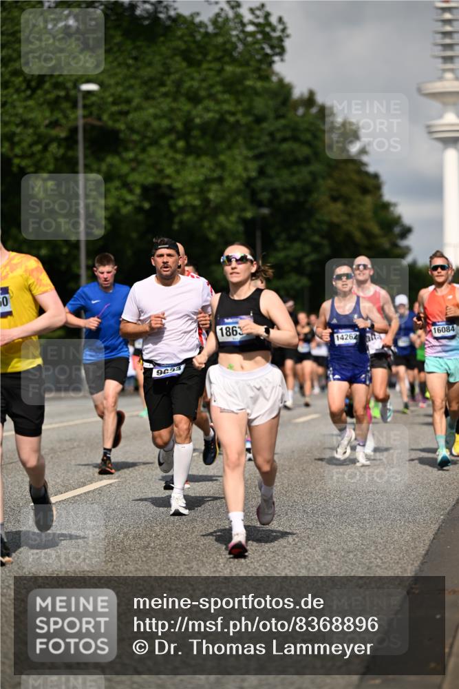 29.06.2025 - hella hamburg halbmarathon Dr. Thomas Lammeyer http://msf.ph/oto/8368896 29.06.2025 09:57:20 Kennedybrücke 1466, 2234, 2270, 2516, 2890, 2937, 3004, 3186, 3414, 3852, 4140, 4235, 4247, 4310, 4553, 4949, 5022, 5115, 5362, 5460, 5528, 5532, 5650, 6071, 6203, 6282, 6375, 6388, 6460, 6575, 6903, 7167, 7385, 7448, 7480, 7734, 8023, 9030, 9043, 9126, 9200, 9303, 9305, 9633, 9723, 9965, 10792, 11077, 11283 meine-sportfotos.de