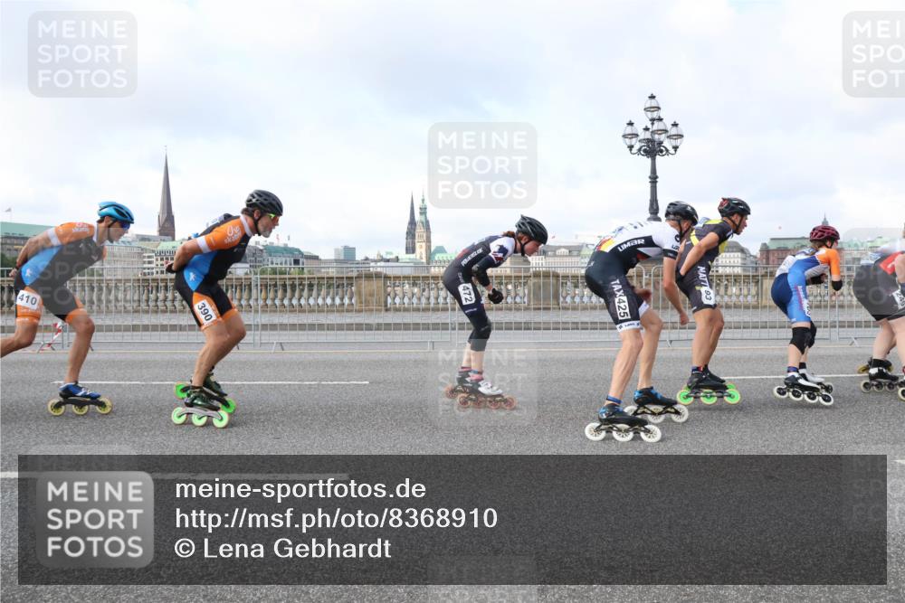 29.06.2025 - hella hamburg halbmarathon Lena Gebhardt http://msf.ph/oto/8368910 29.06.2025 08:50:03 Lombardsbrücke 410, 390, 425 meine-sportfotos.de