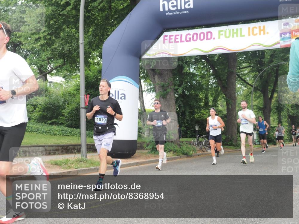 29.06.2025 - hella hamburg halbmarathon KatJ http://msf.ph/oto/8368954 29.06.2025 10:23:21 Zwischen KM18-KM19 1743, 5550, 7628 meine-sportfotos.de