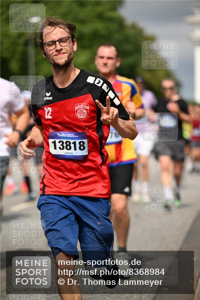 29.06.2025 - hella hamburg halbmarathon Dr. Thomas Lammeyer http://msf.ph/oto/8368984 29.06.2025 10:19:37 Kennedybrücke 1440, 1890, 2110, 2140, 2494, 2720, 2989, 3417, 4007, 4466, 5069, 5423, 6287, 6376, 6576, 7452, 7897, 7941, 7942, 8885, 9113, 9192, 9556, 9657, 9847, 10108, 10608, 10775, 10963 meine-sportfotos.de