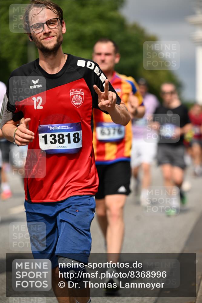 29.06.2025 - hella hamburg halbmarathon Dr. Thomas Lammeyer http://msf.ph/oto/8368996 29.06.2025 10:19:38 Kennedybrücke 1440, 1890, 2110, 2140, 2494, 2720, 2989, 3167, 3417, 4007, 4466, 5069, 5423, 6287, 6376, 6576, 7897, 7941, 7942, 8885, 9113, 9192, 9556, 9657, 9847, 10108, 10608, 10775, 10963 meine-sportfotos.de