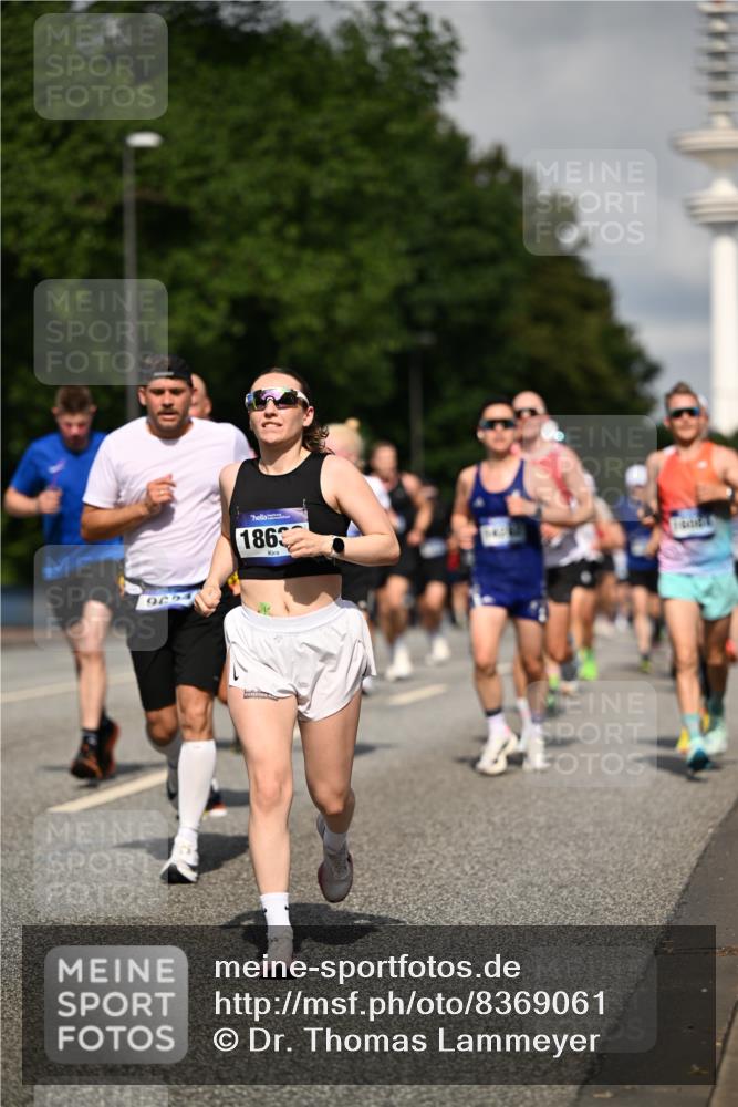 29.06.2025 - hella hamburg halbmarathon Dr. Thomas Lammeyer http://msf.ph/oto/8369061 29.06.2025 09:57:20 Kennedybrücke 1466, 2234, 2270, 2516, 2890, 2937, 3004, 3186, 3414, 3852, 4140, 4235, 4247, 4310, 4553, 4949, 5022, 5115, 5362, 5460, 5528, 5532, 5650, 6071, 6203, 6282, 6375, 6388, 6460, 6575, 6903, 7167, 7385, 7448, 7480, 7734, 8023, 9030, 9043, 9126, 9200, 9303, 9305, 9633, 9723, 9965, 10792, 11077, 11283 meine-sportfotos.de
