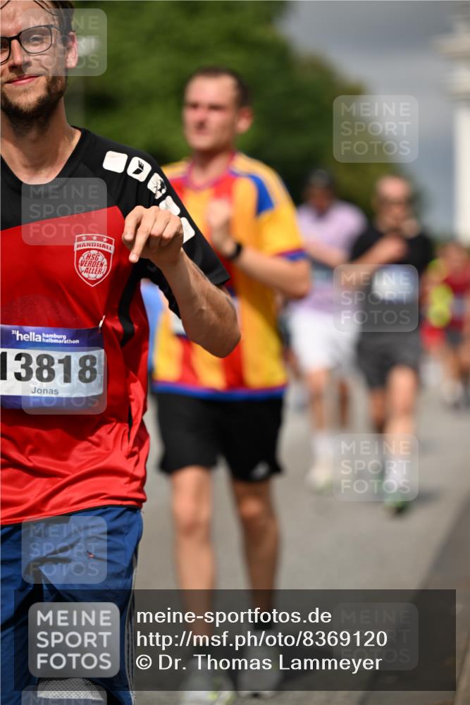 29.06.2025 - hella hamburg halbmarathon Dr. Thomas Lammeyer http://msf.ph/oto/8369120 29.06.2025 10:19:38 Kennedybrücke 1440, 1890, 2110, 2140, 2494, 2720, 2989, 3167, 3417, 4007, 4466, 5069, 5423, 6287, 6376, 6576, 7897, 7941, 7942, 8885, 9113, 9192, 9556, 9657, 9847, 10108, 10608, 10775, 10963 meine-sportfotos.de