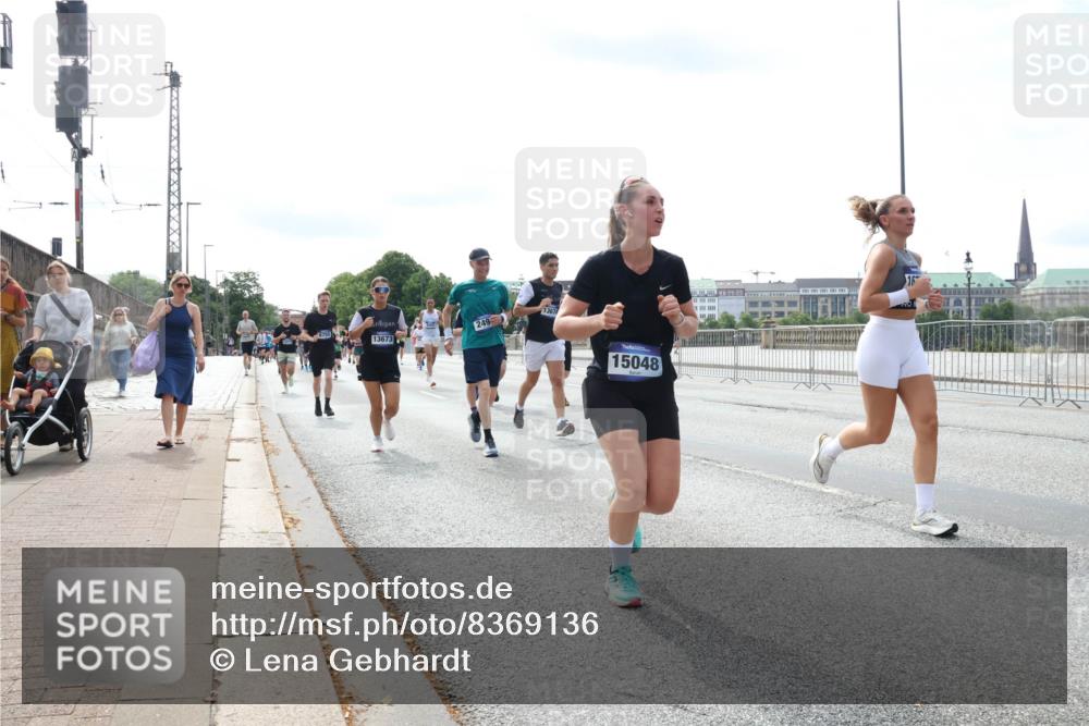 29.06.2025 - hella hamburg halbmarathon Lena Gebhardt http://msf.ph/oto/8369136 29.06.2025 10:14:44 Lombardsbrücke 8755, 13673, 249, 15048, 16, 1071, 1379, 1406, 1575, 1728, 2046, 2140, 2494, 2601, 2690, 2990, 3020, 3025, 3154, 3454, 3507, 3509, 3691, 3756, 3834, 3844, 3939, 4641, 5191, 5608, 5670, 5800, 5981, 6028, 6083, 6089, 6181, 6248, 6366, 6935, 7195, 7209, 7439, 7802, 7840, 7991, 8055, 8147, 8239, 8275, 8409, 8522, 8563, 8755, 8854, 8892, 9113, 9173, 9556, 9663, 9709, 9911, 10224, 10391, 10589, 10610, 10717, 10963, 12467, 13237, 14488, 16126 meine-sportfotos.de