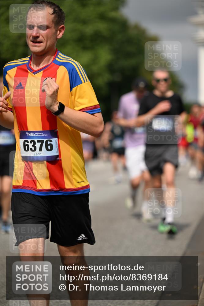 29.06.2025 - hella hamburg halbmarathon Dr. Thomas Lammeyer http://msf.ph/oto/8369184 29.06.2025 10:19:39 Kennedybrücke 1440, 1890, 2110, 2140, 2494, 2720, 2989, 3167, 3417, 4007, 4466, 5069, 5423, 6376, 6576, 7897, 7941, 7942, 8885, 9113, 9192, 9556, 9657, 9847, 10108, 10608, 10963 meine-sportfotos.de