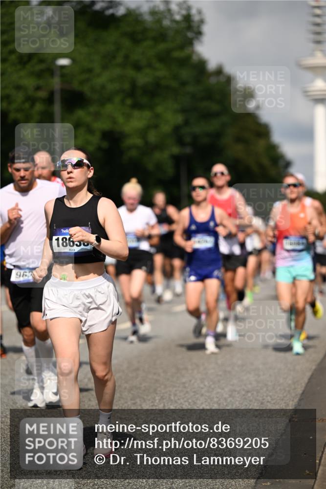29.06.2025 - hella hamburg halbmarathon Dr. Thomas Lammeyer http://msf.ph/oto/8369205 29.06.2025 09:57:21 Kennedybrücke 1466, 2270, 2516, 2890, 2937, 3004, 3186, 3414, 3852, 4140, 4235, 4247, 4310, 4949, 5115, 5362, 5460, 5528, 5532, 5650, 6071, 6203, 6282, 6375, 6388, 6460, 6575, 6903, 7167, 7385, 7448, 7480, 7734, 8023, 9030, 9043, 9126, 9200, 9303, 9305, 9633, 9723, 9965, 10792, 11077, 11283 meine-sportfotos.de