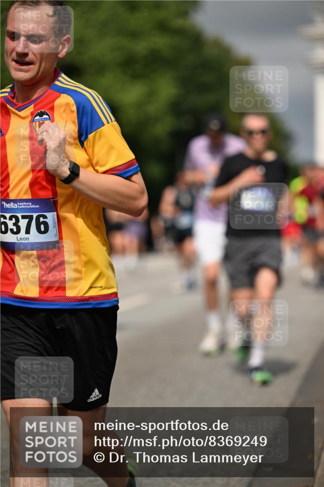 29.06.2025 - hella hamburg halbmarathon Dr. Thomas Lammeyer http://msf.ph/oto/8369249 29.06.2025 10:19:39 Kennedybrücke 1440, 1890, 2110, 2140, 2494, 2720, 2989, 3167, 3417, 4007, 4466, 5069, 5423, 6376, 6576, 7897, 7941, 7942, 8885, 9113, 9192, 9556, 9657, 9847, 10108, 10608, 10963 meine-sportfotos.de