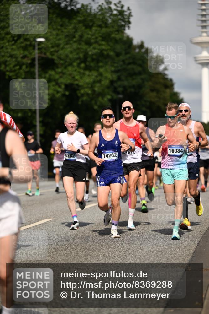 29.06.2025 - hella hamburg halbmarathon Dr. Thomas Lammeyer http://msf.ph/oto/8369288 29.06.2025 09:57:21 Kennedybrücke 1466, 2270, 2516, 2890, 2937, 3004, 3186, 3414, 3852, 4140, 4235, 4247, 4310, 4949, 5115, 5362, 5460, 5528, 5532, 5650, 6071, 6203, 6282, 6375, 6388, 6460, 6575, 6903, 7167, 7385, 7448, 7480, 7734, 8023, 9030, 9043, 9126, 9200, 9303, 9305, 9633, 9723, 9965, 10792, 11077, 11283 meine-sportfotos.de
