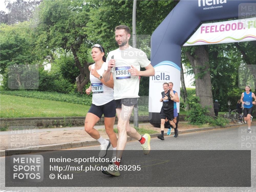 29.06.2025 - hella hamburg halbmarathon KatJ http://msf.ph/oto/8369295 29.06.2025 10:23:24 Zwischen KM18-KM19 1743, 5269, 7628 meine-sportfotos.de