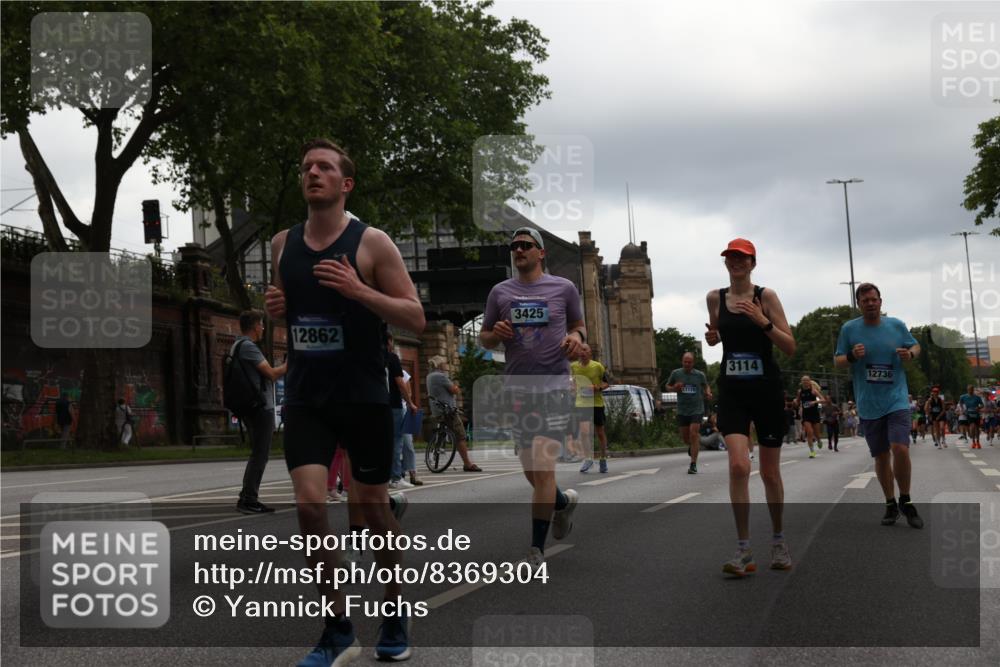 29.06.2025 - hella hamburg halbmarathon Yannick Fuchs http://msf.ph/oto/8369304 29.06.2025 10:53:31 20KM 2348, 2780, 3114, 3279, 3425, 4238, 4796, 4986, 5885, 6087, 6220, 6438, 7031, 7287, 8030, 8326, 8481, 8807, 9985, 10488, 10587, 10896, 11018, 11114, 11158, 11159, 11250, 11757, 11935, 11938, 12206, 12261, 12564, 12736, 12779, 12862, 13583, 13706, 13761, 14567, 14732, 14902, 14928, 14965, 15785, 15914, 16227, 16530, 16754, 16910, 16915, 16980, 17176, 17304, 17503, 17630, 18467, 18485, 18716, 18855, 19015, 19160 meine-sportfotos.de